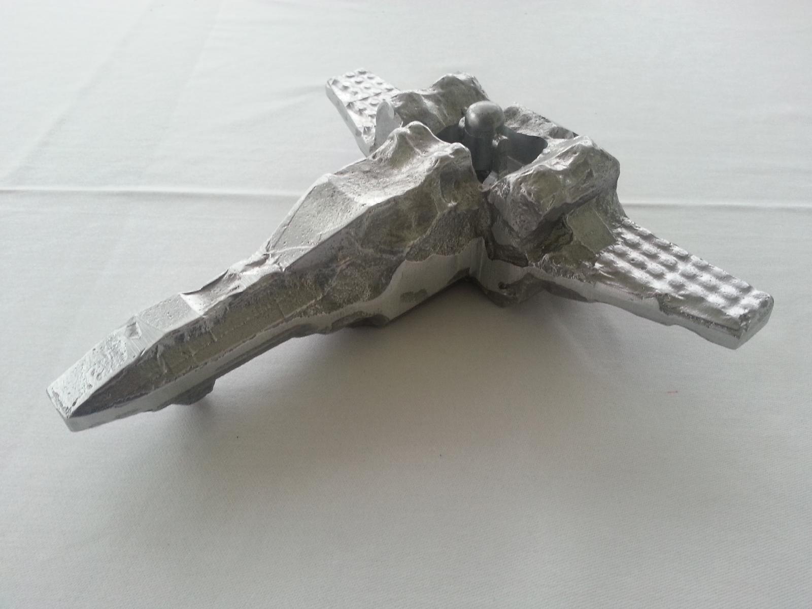 Massiver X-Wing aus Aluminium