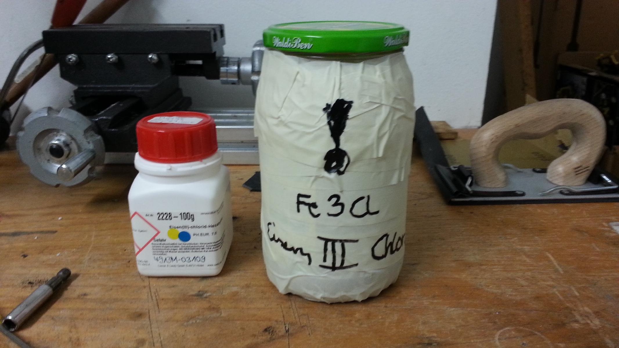 100%-iges Konzentrat aus Fe3Cl in einem Gurkenglas